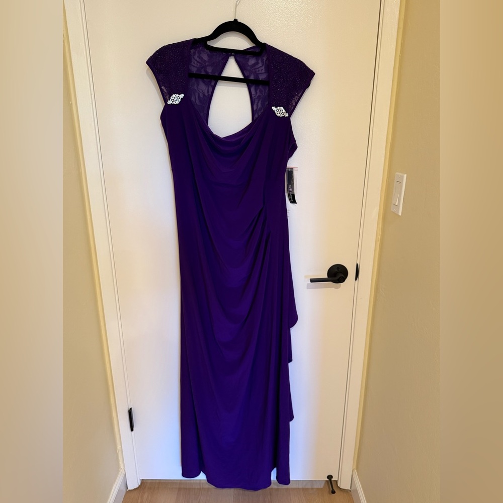 R&M Richards Gown Size 16W- NWT